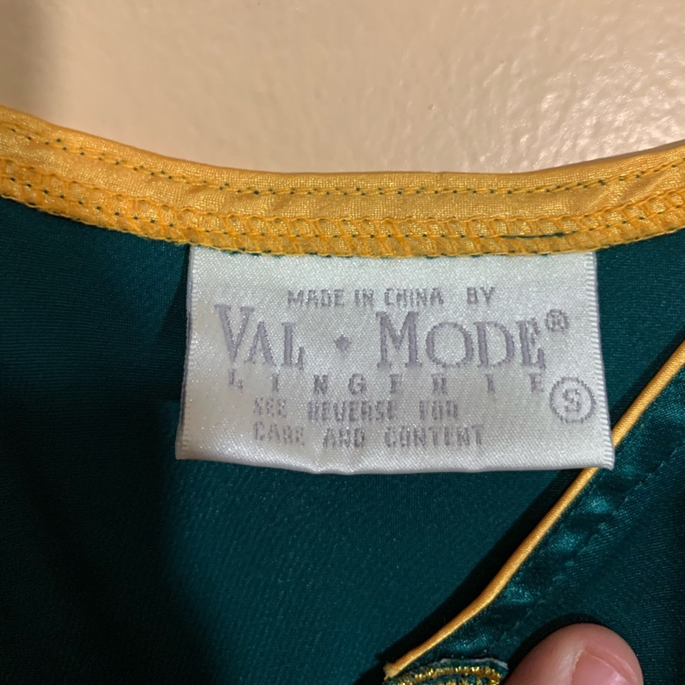 NEW Vintage Val-Mode Lingerie Emerald Green Strappy Nightgown Floral Size Small - Picture 5 of 11